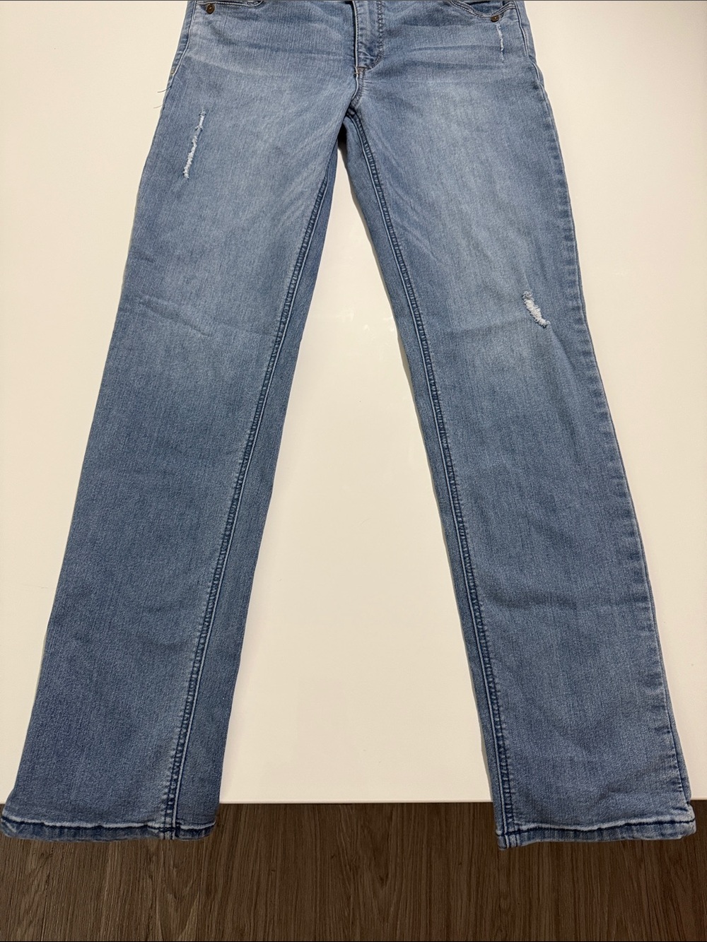 Democracy “Ab” Technology Light Wash Straight Leg Jeans Size 8 - Picture 4 of 12